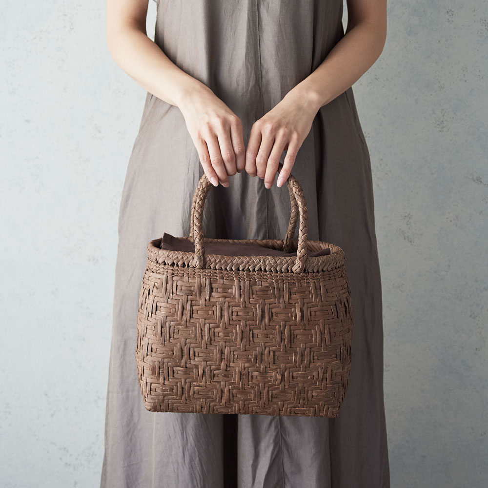山ぶどう籠バッグ 亀甲編み: ファッション雑貨・小物 | スイーツ