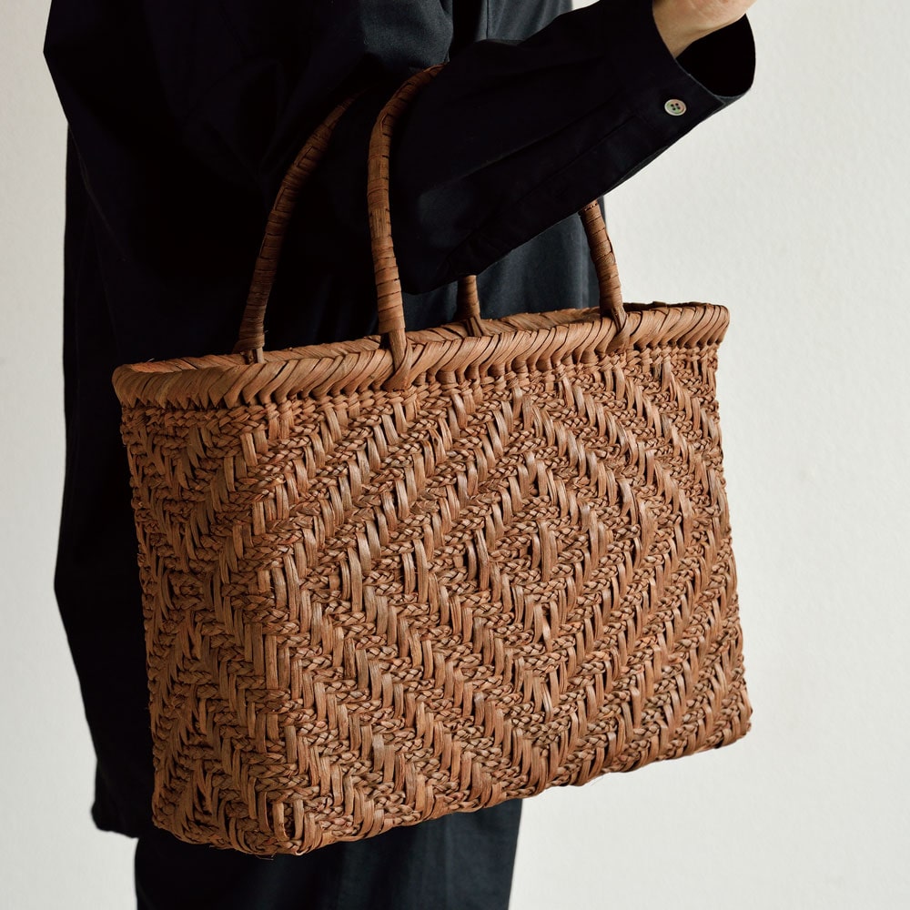 山ぶどう籠バッグ 三つ編み菱形網代編み: ファッション雑貨・小物 