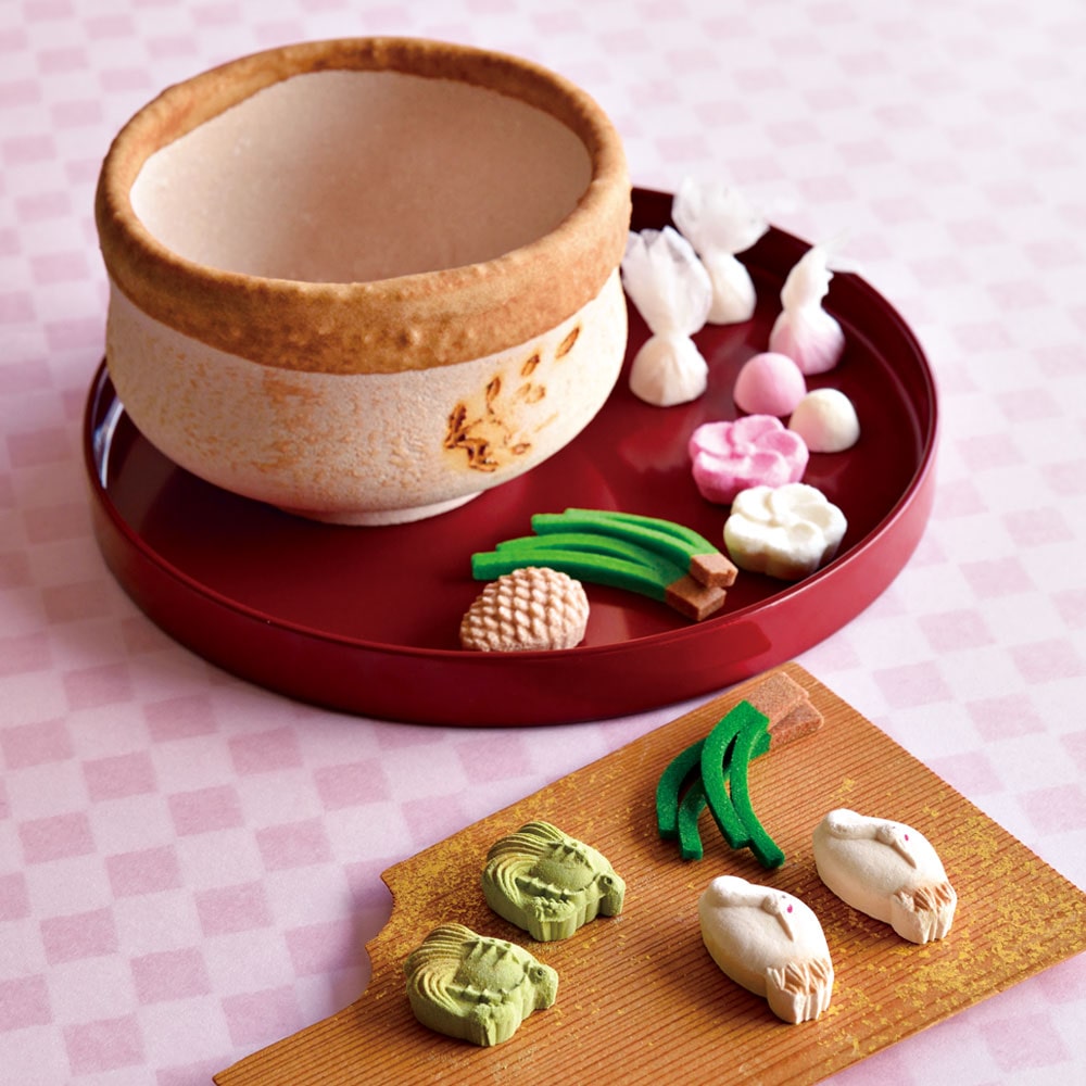 茶寿器と干菓子の詰合せ（桐箱入り）: 和菓子・和スイーツ | スイーツ・グルメ・ギフトの通販は【婦人画報のお取り寄せ】