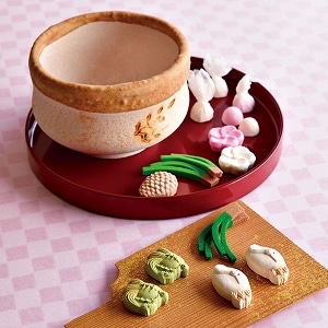 茶寿器と干菓子の詰合せ（桐箱入り）